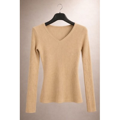 Camiseta de canalé básica de cuello en V color beige✨
