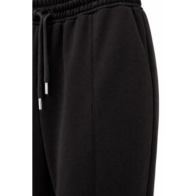 Pantalón básico con costura central – Negro